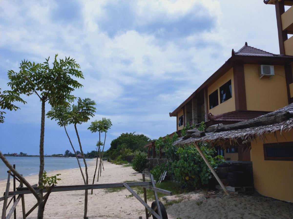 Omah Laut Bondo Jepara - By The Beach, Direct View Of The Sea, Great Base For Water Sports Margokerto Zewnętrze zdjęcie