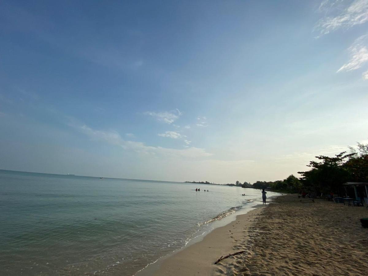 Omah Laut Bondo Jepara - By The Beach, Direct View Of The Sea, Great Base For Water Sports Margokerto Zewnętrze zdjęcie