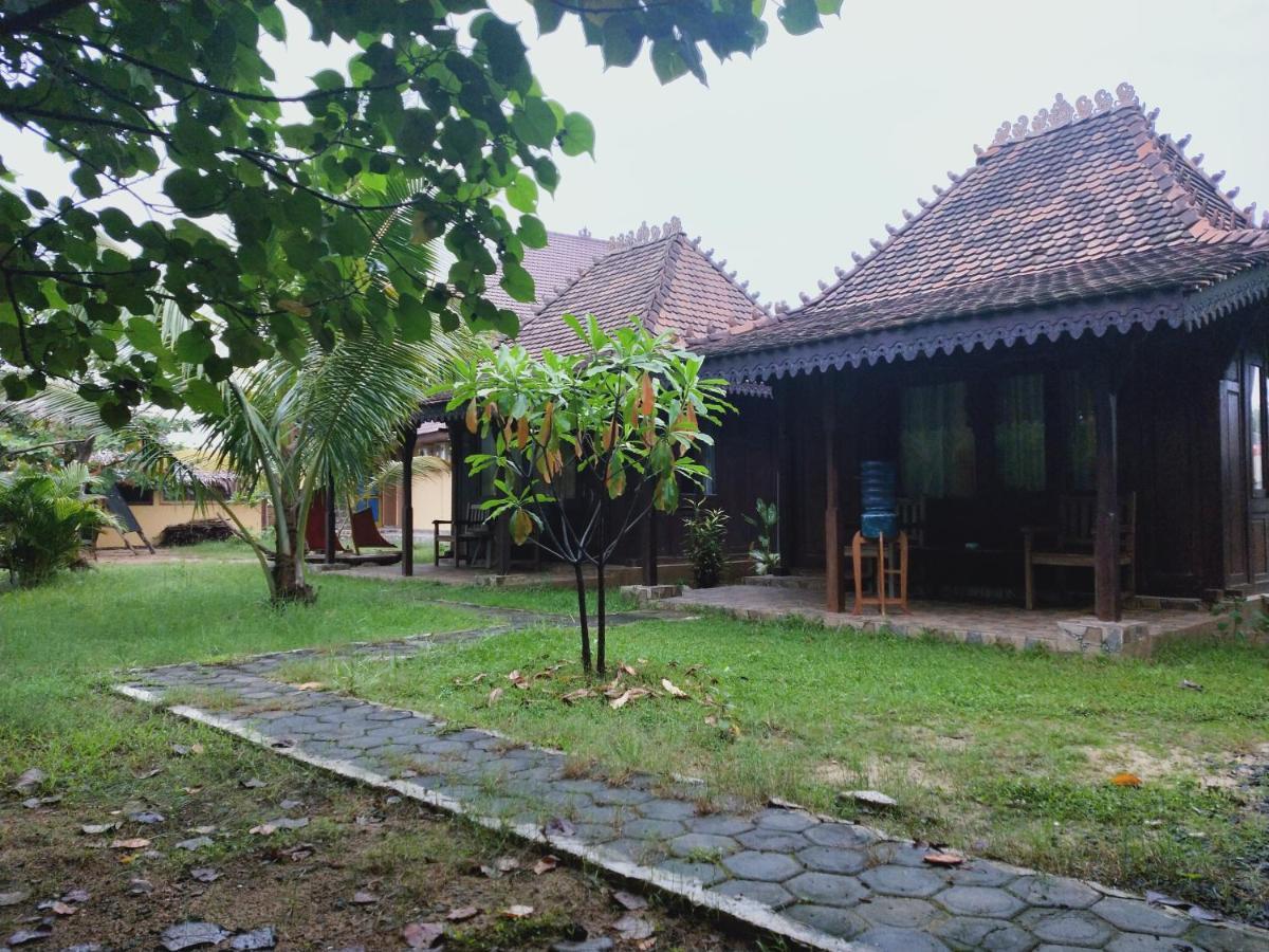 Omah Laut Bondo Jepara - By The Beach, Direct View Of The Sea, Great Base For Water Sports Margokerto Zewnętrze zdjęcie