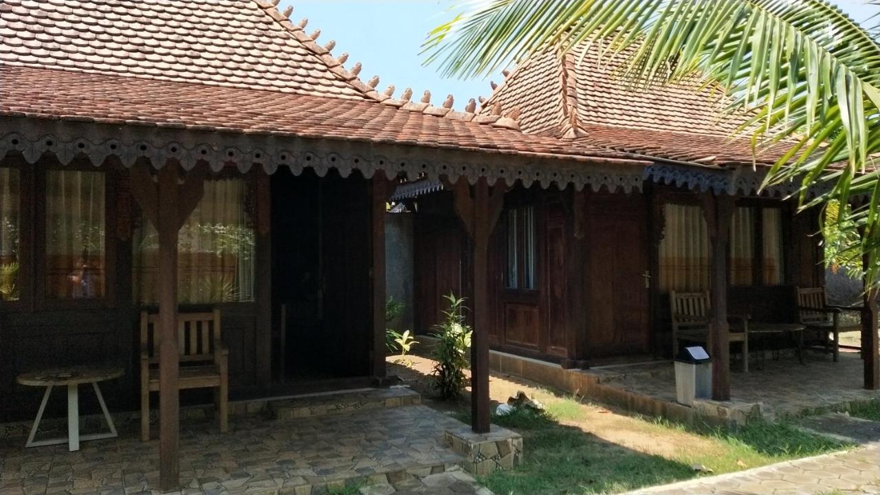 Omah Laut Bondo Jepara - By The Beach, Direct View Of The Sea, Great Base For Water Sports Margokerto Zewnętrze zdjęcie