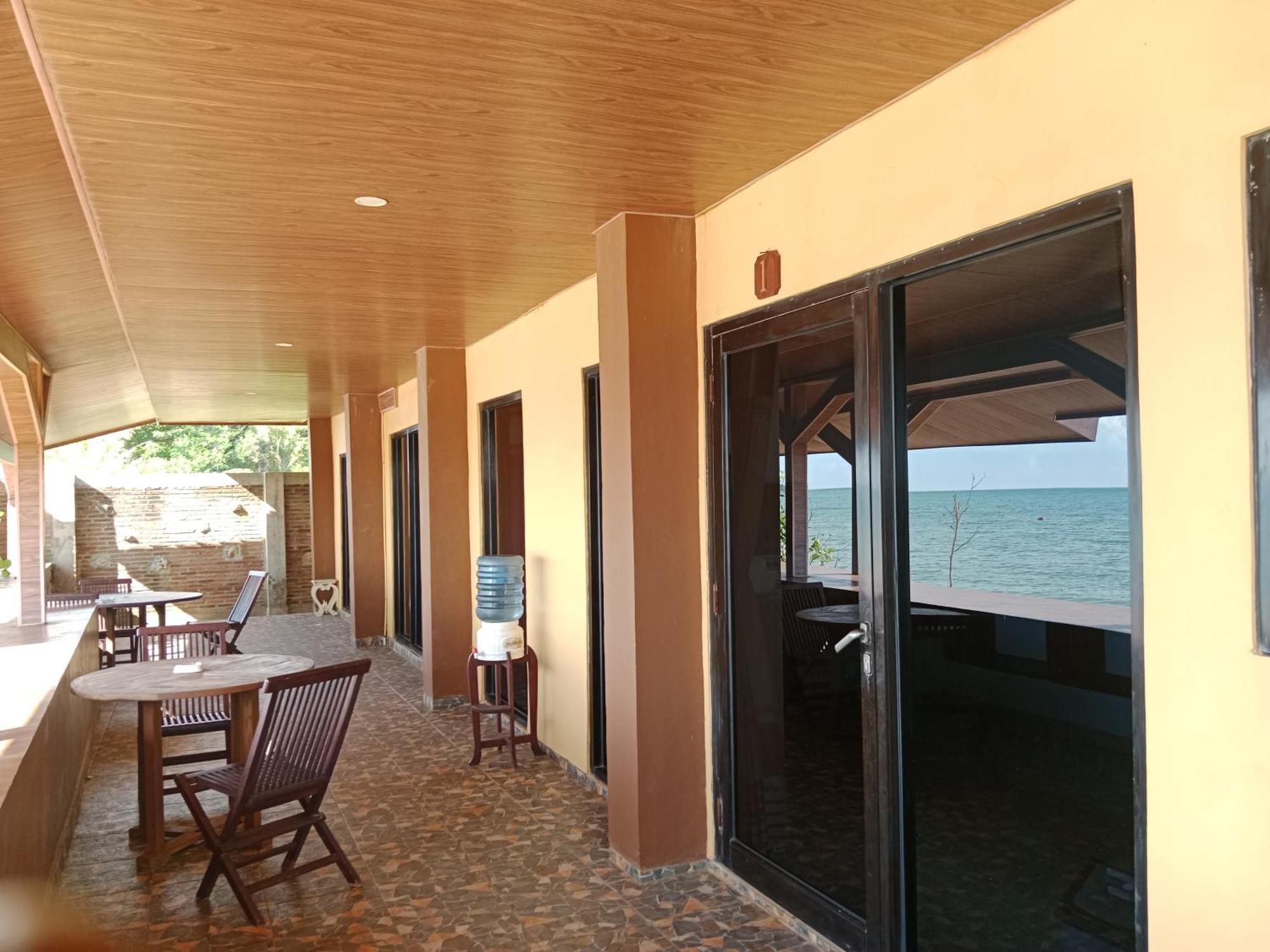 Omah Laut Bondo Jepara - By The Beach, Direct View Of The Sea, Great Base For Water Sports Margokerto Zewnętrze zdjęcie