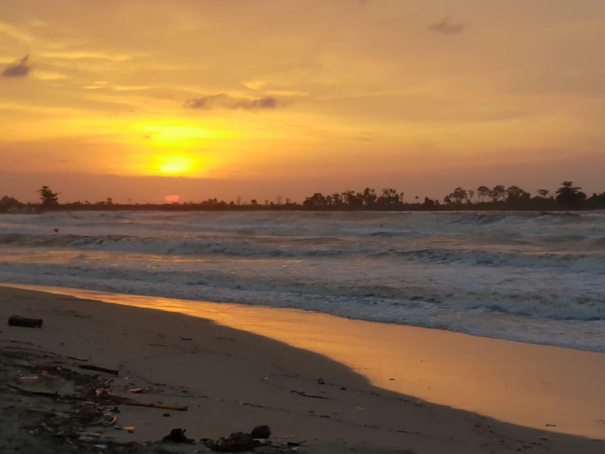 Omah Laut Bondo Jepara - By The Beach, Direct View Of The Sea, Great Base For Water Sports Margokerto Zewnętrze zdjęcie